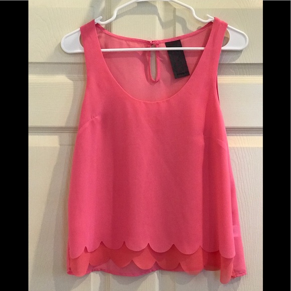 WallpapHER sheer pink scalloped bottom top - Picture 2 of 8
